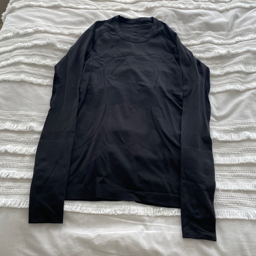 FINAL SALE! Lululemon athletica long-sleeve top